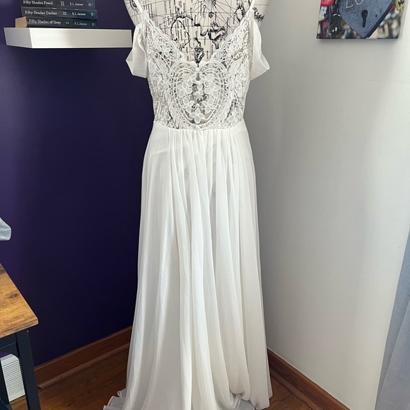 Fashion Nova Spaghetti Strap Wedding Gown NWT - Picture 9 of 14